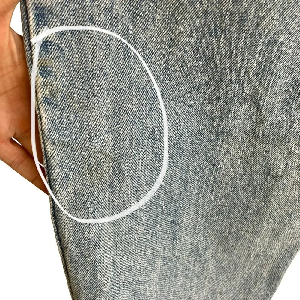 Vintage 90s Levi’s 550 Jeans Relaxed Fit Tapered Leg Light Wash Denim Casual